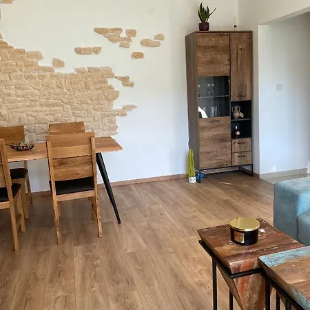 Grandpa Garo Апартаменти *